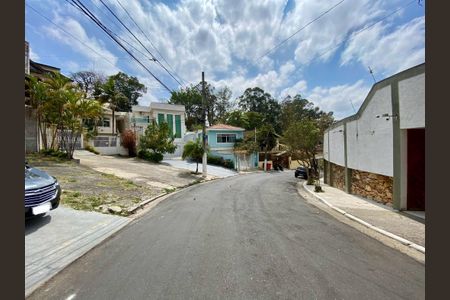 Casa à venda com 260m², 3 quartos e 3 vagasVista da Rua