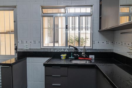 Casa à venda com 260m², 3 quartos e 3 vagasCozinha