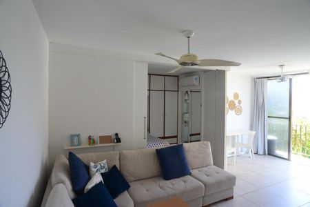 Sala de apartamento à venda com 2 quartos, 70m² em Barra da Tijuca, Rio de Janeiro