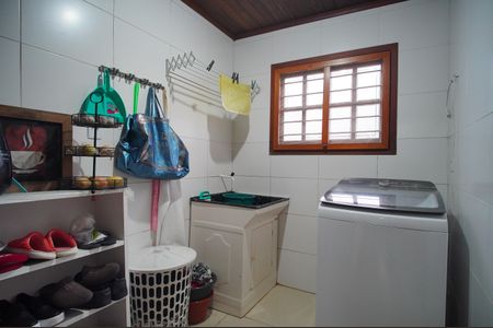 Casa à venda com 150m², 3 quartos e 1 vagaÁrea de Serviço