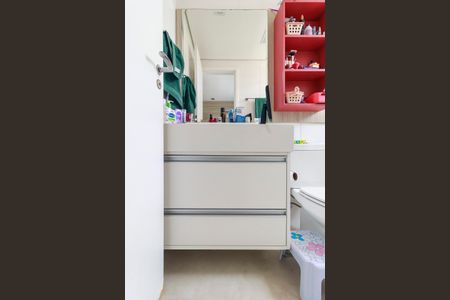 Apartamento à venda com 142m², 3 quartos e 3 vagasSuíte 1 - Banheiro