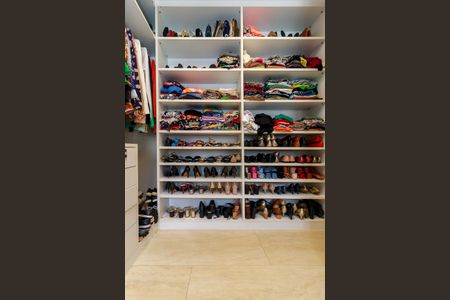 Apartamento à venda com 142m², 3 quartos e 3 vagasSuíte 2 - Closet