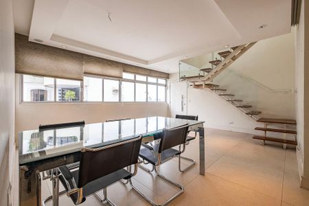 Sala 1 de apartamento à venda com 2 quartos, 240m² em Jardim Paulista, São Paulo