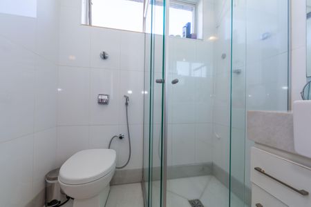 Apartamento à venda com 106m², 3 quartos e 2 vagas Apartamento à venda com 106m², 3 quartos e 2 vagasBanheiro da Suíte