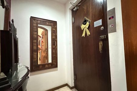 Apartamento à venda com 185m², 4 quartos e 1 vagaCorredor