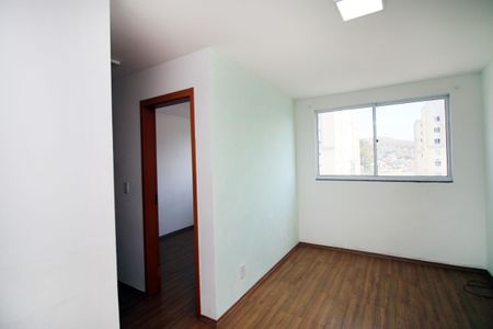 Sala de apartamento para alugar com 2 quartos, 50m² em Colégio, Rio de Janeiro