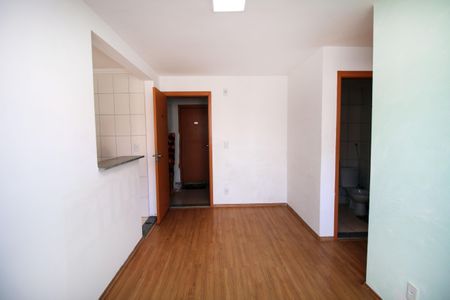 Sala de apartamento para alugar com 2 quartos, 50m² em Colégio, Rio de Janeiro