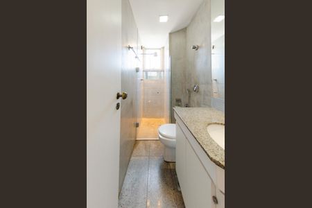 Apartamento para alugar com 130m², 4 quartos e 2 vagasBanheiro social