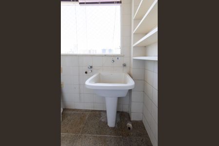 Apartamento para alugar com 130m², 4 quartos e 2 vagasÁrea de serviço