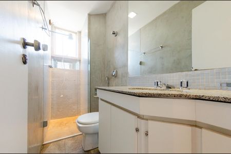 Apartamento para alugar com 130m², 4 quartos e 2 vagasBanheiro social