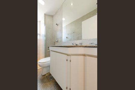 Apartamento para alugar com 130m², 4 quartos e 2 vagasBanheiro social