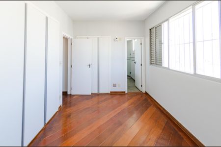 Apartamento para alugar com 130m², 4 quartos e 2 vagasSuíte