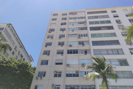 Apartamento à venda com 28m², 1 quarto e sem vagaFachada e portaria