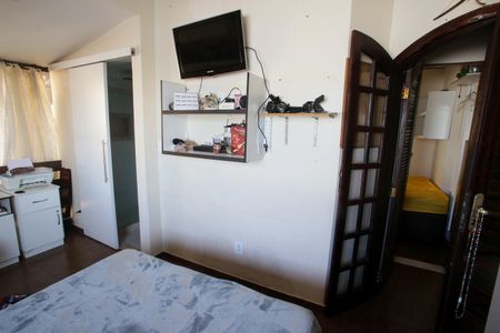 Casa à venda com 219m², 4 quartos e 2 vagasSuíte 3