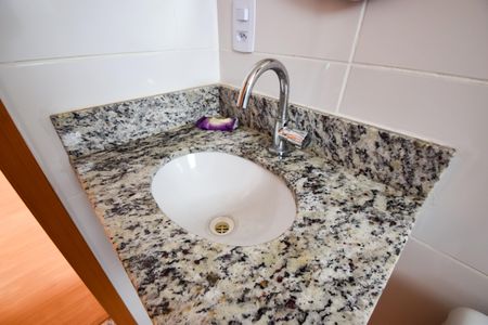 Apartamento à venda com 46m², 2 quartos e 1 vaga Apartamento à venda com 46m², 2 quartos e 1 vagaBanheiro