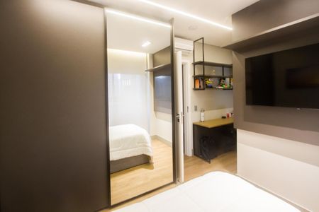 Suíte 1 de apartamento à venda com 3 quartos, 197m² em Jardim das Acacias, São Paulo