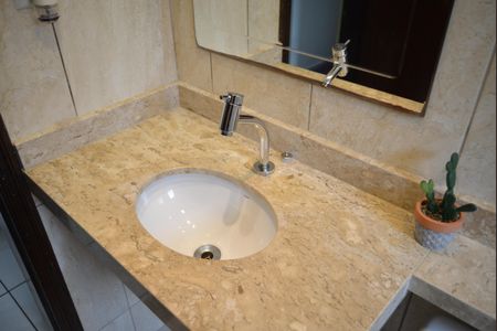 Apartamento à venda com 69m², 2 quartos e 1 vagaBanheiro Social