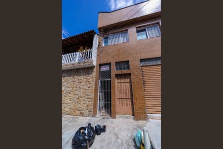 Casa para alugar com 45m², 1 quarto e sem vaga Casa para alugar com 45m², 1 quarto e sem vagaFachada