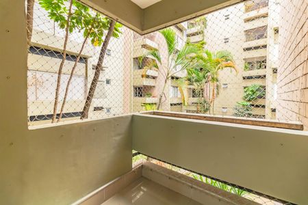 Apartamento à venda com 84m², 3 quartos e 1 vaga Apartamento à venda com 84m², 3 quartos e 1 vagaVaranda da Sala