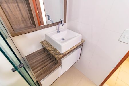 Apartamento à venda com 84m², 3 quartos e 1 vaga Apartamento à venda com 84m², 3 quartos e 1 vagaBanheiro Social