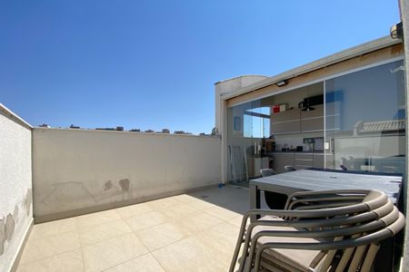 Apartamento à venda com 140m², 2 quartos e 2 vagasCobertura