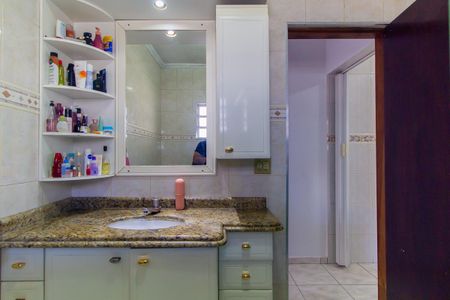 Casa à venda com 250m², 4 quartos e 1 vaga Casa à venda com 250m², 4 quartos e 1 vagaBanheiro