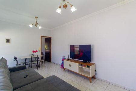 Casa à venda com 250m², 4 quartos e 1 vaga Casa à venda com 250m², 4 quartos e 1 vagaSala