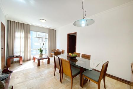 Apartamento à venda com 110m², 3 quartos e 1 vaga Apartamento à venda com 110m², 3 quartos e 1 vagaSala
