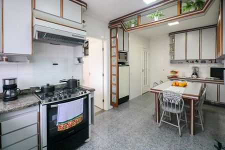 Cozinha de apartamento à venda com 3 quartos, 127m² em Santa Paula, São Caetano do Sul