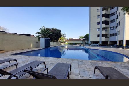 Apartamento à venda com 70m², 3 quartos e 1 vaga Apartamento à venda com 70m², 3 quartos e 1 vagaÁrea comum - Piscina