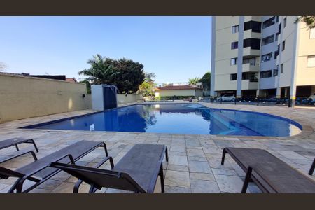 Apartamento à venda com 70m², 3 quartos e 1 vaga Apartamento à venda com 70m², 3 quartos e 1 vagaÁrea comum - Piscina