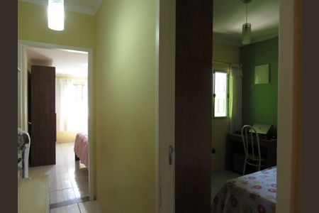 Casa à venda com 180m², 3 quartos e 2 vagasCorredor