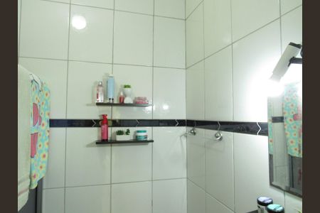 Casa à venda com 180m², 3 quartos e 2 vagasBanheiro de Serviço
