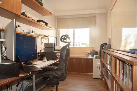 Apartamento à venda com 184m², 3 quartos e 3 vagasEscritório