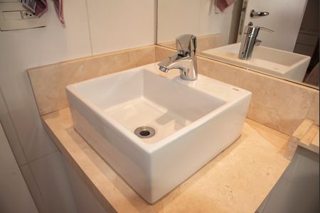 Apartamento à venda com 184m², 3 quartos e 3 vagasBanheiro da Suíte 2