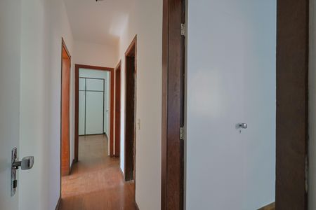 Apartamento para alugar com 250m², 5 quartos e 2 vagas Apartamento para alugar com 250m², 5 quartos e 2 vagasCorredor
