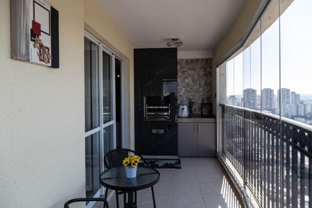 Apartamento à venda com 94m², 3 quartos e 2 vagas Apartamento à venda com 94m², 3 quartos e 2 vagasVaranda gourmet