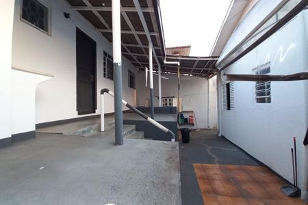 Casa à venda com 245m², 4 quartos e 4 vagasQuintal