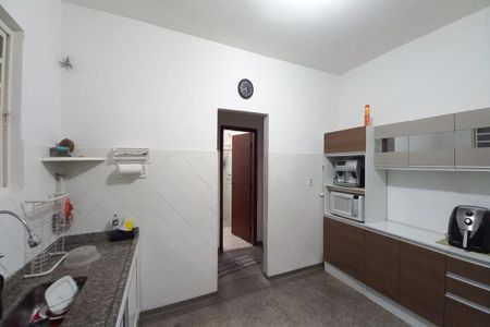 Casa à venda com 245m², 4 quartos e 4 vagasCozinha