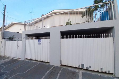 Casa à venda com 245m², 4 quartos e 4 vagasFachada do Prédio