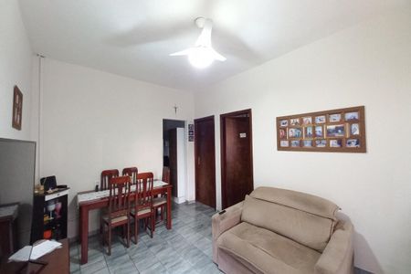 Casa à venda com 245m², 4 quartos e 4 vagasSala