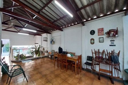 Casa à venda com 245m², 4 quartos e 4 vagasÁrea comum