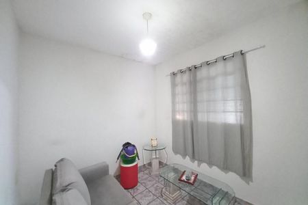 Casa à venda com 245m², 4 quartos e 4 vagasSala