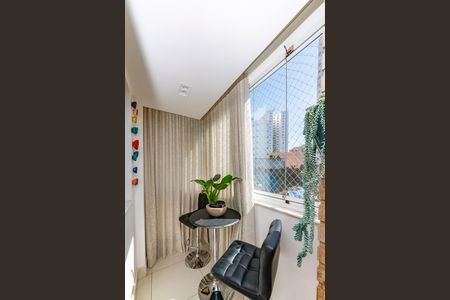 Apartamento à venda com 95m², 2 quartos e 2 vagas Apartamento à venda com 95m², 2 quartos e 2 vagasSala 3