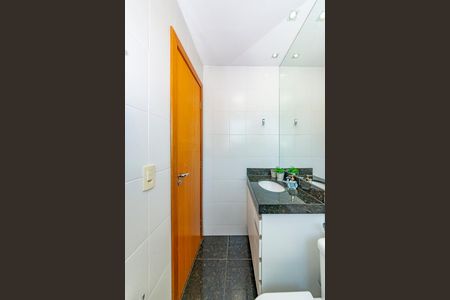 Apartamento à venda com 95m², 2 quartos e 2 vagas Apartamento à venda com 95m², 2 quartos e 2 vagasBanheiro da Suíte 2