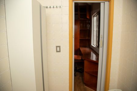 Casa à venda com 140m², 4 quartos e 3 vagas Casa à venda com 140m², 4 quartos e 3 vagasBanheiro da Suíte