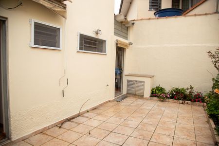 Casa à venda com 140m², 4 quartos e 3 vagas Casa à venda com 140m², 4 quartos e 3 vagasQuintal