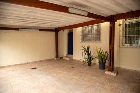 Casa à venda com 140m², 4 quartos e 3 vagas Casa à venda com 140m², 4 quartos e 3 vagasGaragem