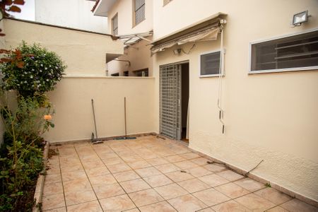 Casa à venda com 140m², 4 quartos e 3 vagas Casa à venda com 140m², 4 quartos e 3 vagasQuintal