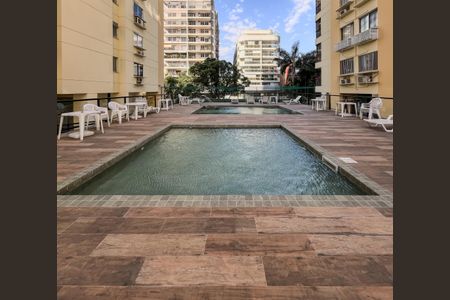 Apartamento à venda com 75m², 3 quartos e 1 vagaÁrea comum - Piscina